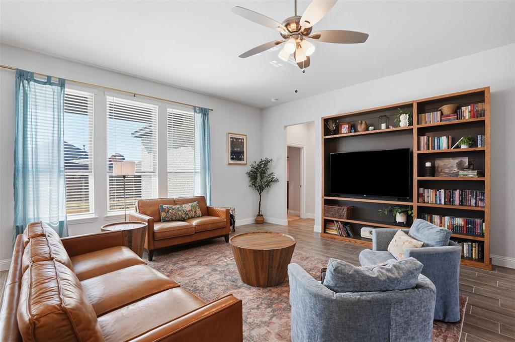 1027 Moss Grv Trail Justin, TX 76247 - Photo 9 of 40