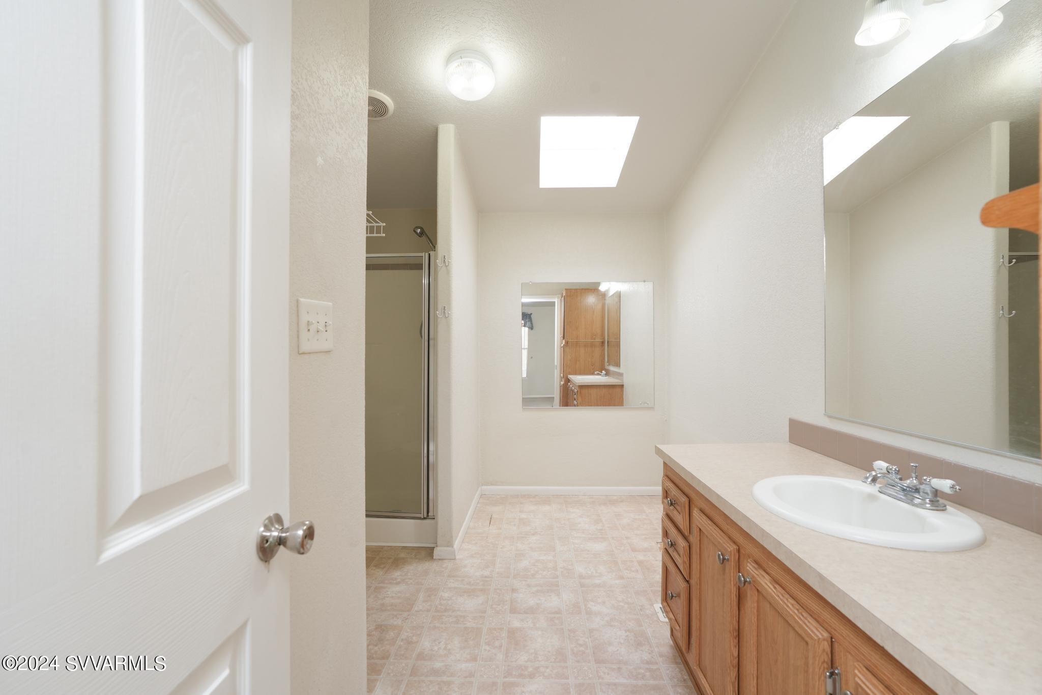 723 Finnie Flat Road, Unit 130 Camp Verde, AZ 86322 - Photo 14 of 26 Master Bathroom
