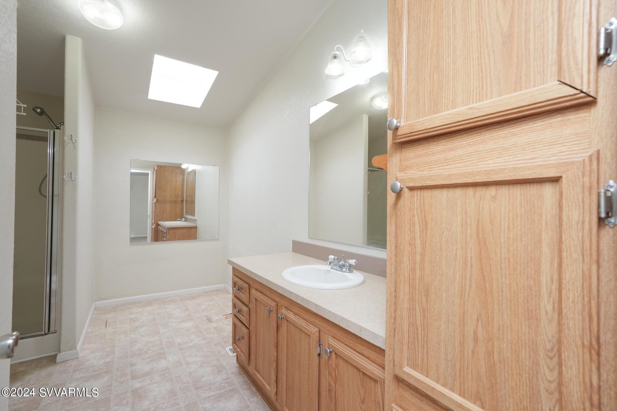 723 Finnie Flat Road, Unit 130 Camp Verde, AZ 86322 - Photo 15 of 26 Master Bathroom