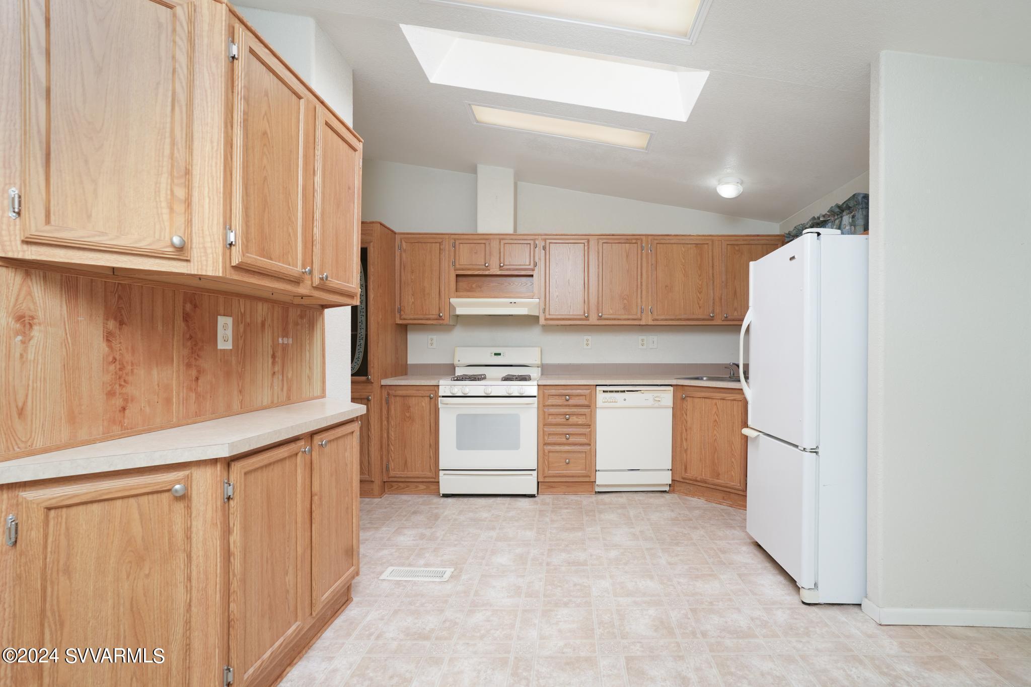 723 Finnie Flat Road, Unit 130 Camp Verde, AZ 86322 - Photo 7 of 26 Kitchen