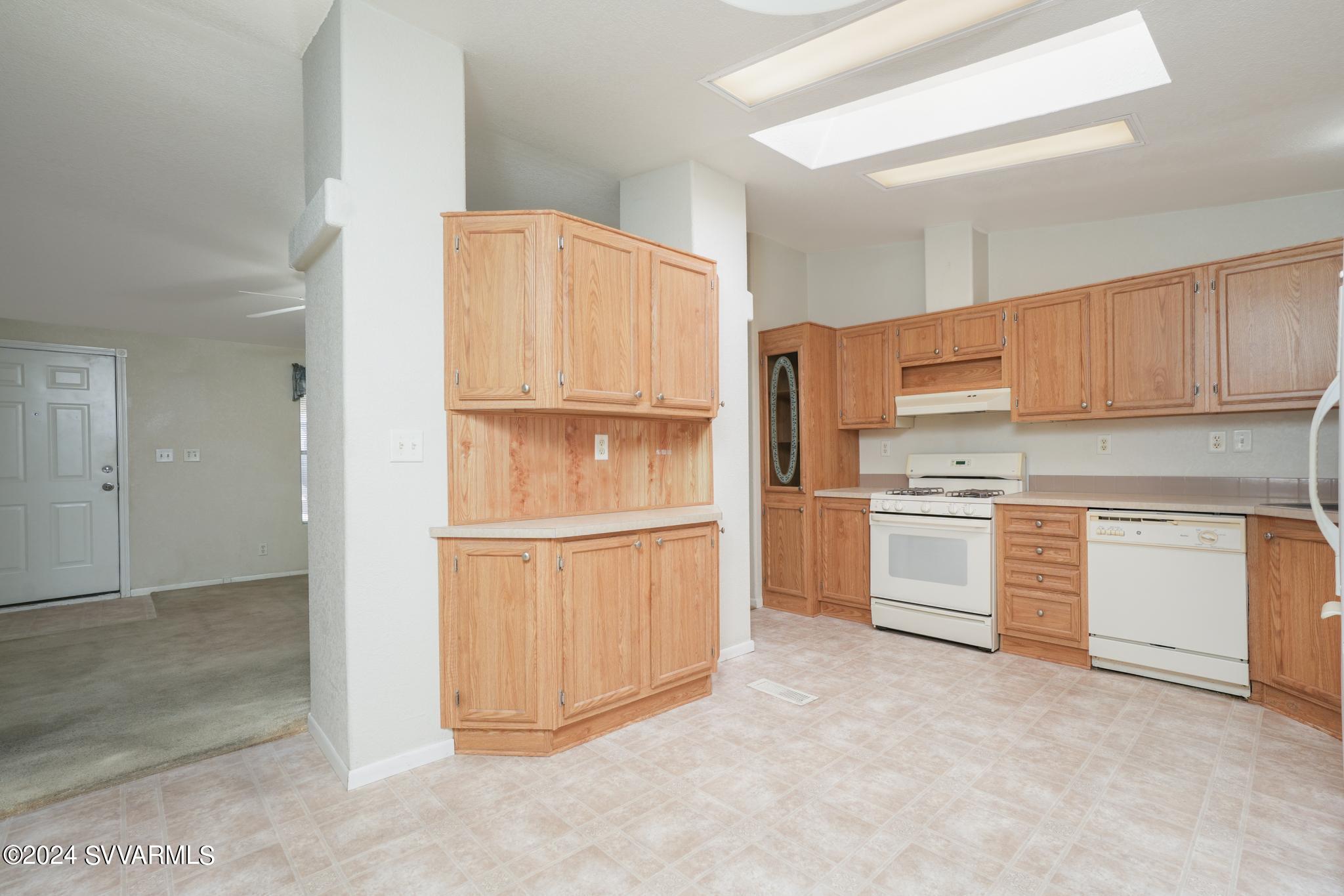 723 Finnie Flat Road, Unit 130 Camp Verde, AZ 86322 - Photo 8 of 26 Kitchen