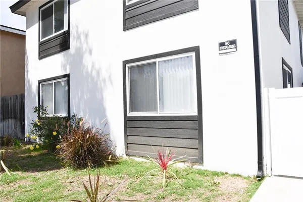 $4,495 | 994 Valencia Street, Unit 102, Costa Mesa, CA 92626