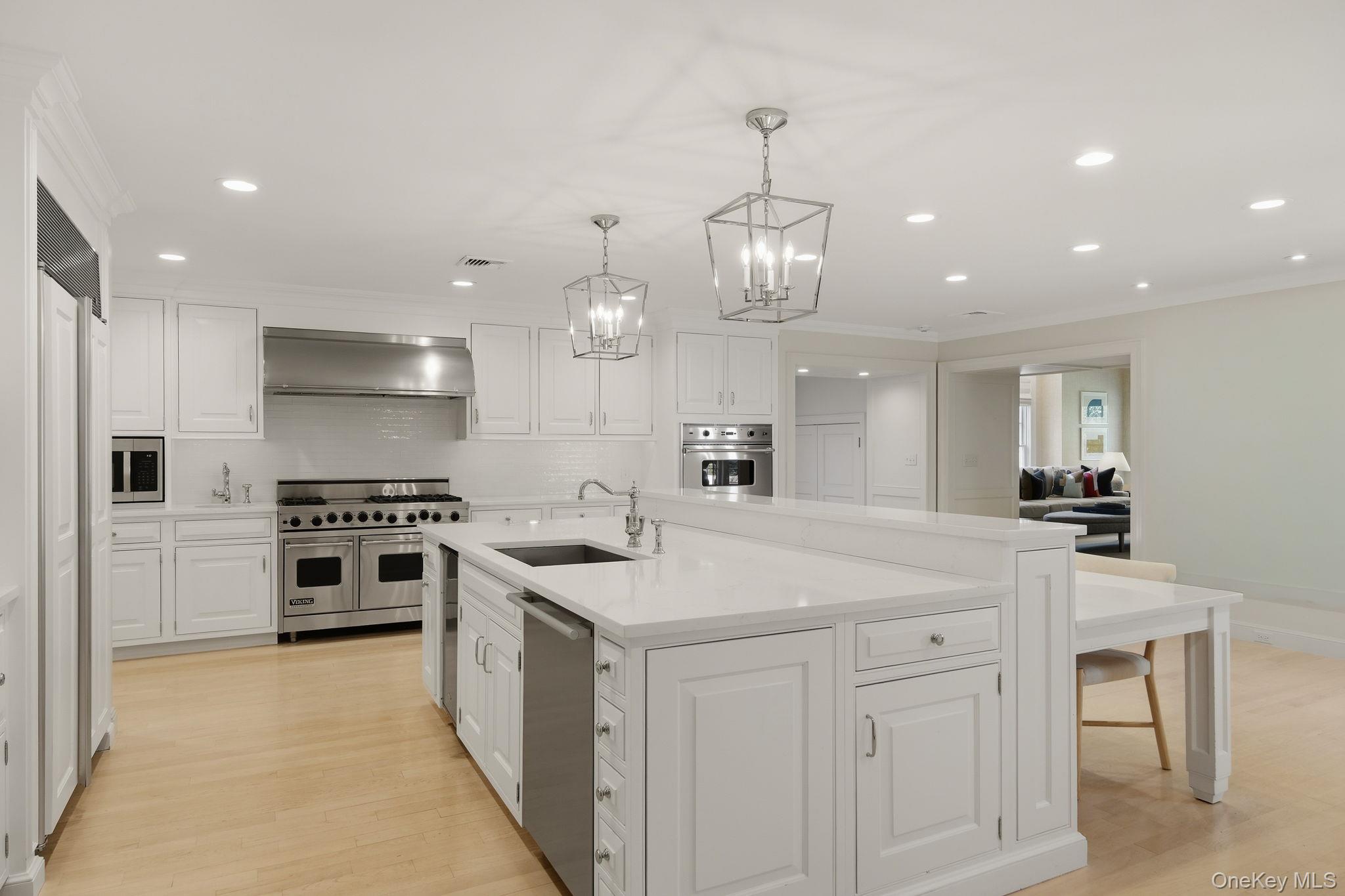 530 Chicken Valley Road Locust Valley, NY 11560 - Photo 15 of 50