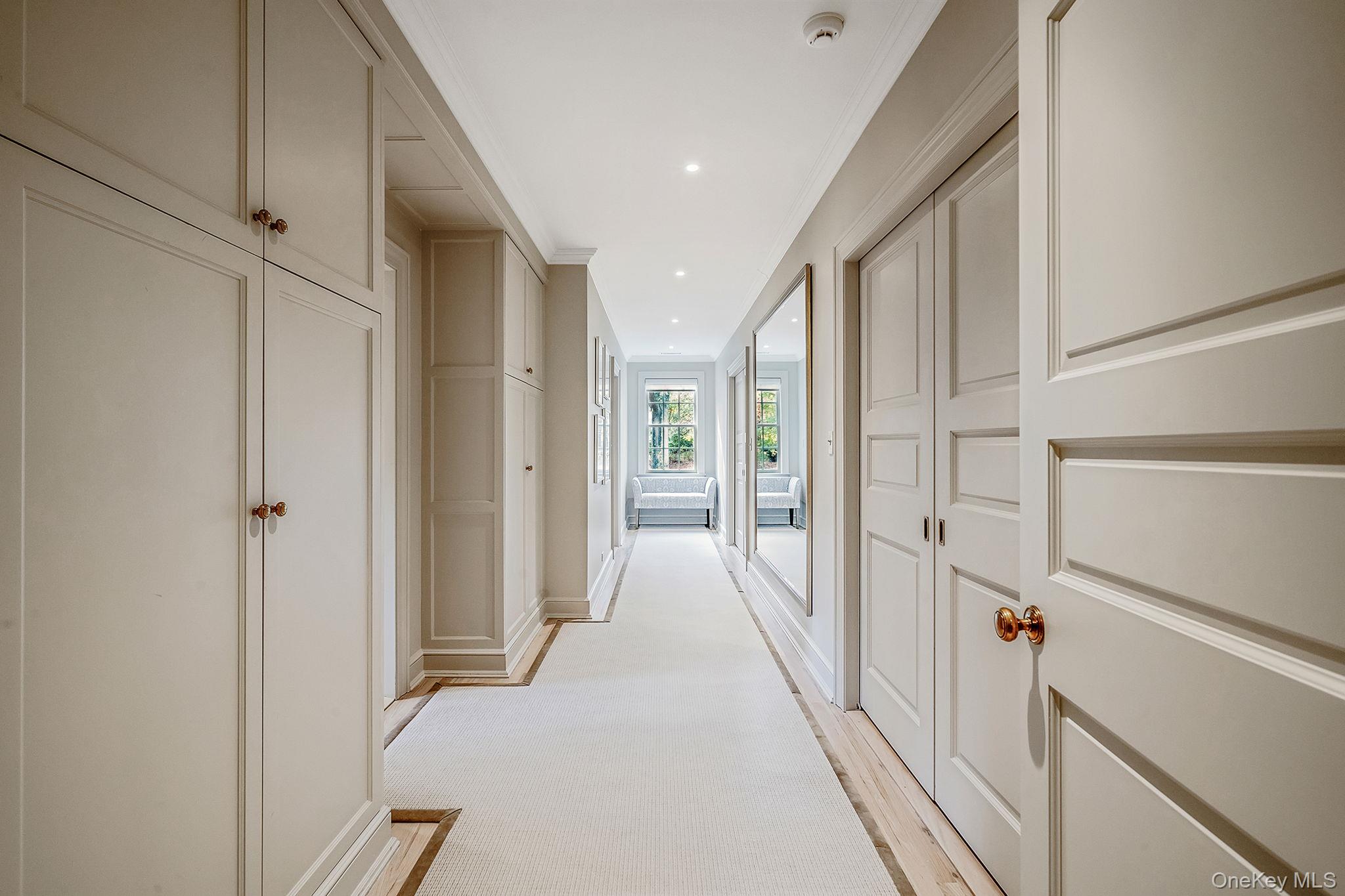 530 Chicken Valley Road Locust Valley, NY 11560 - Photo 28 of 50 Primary Bedroom Hall