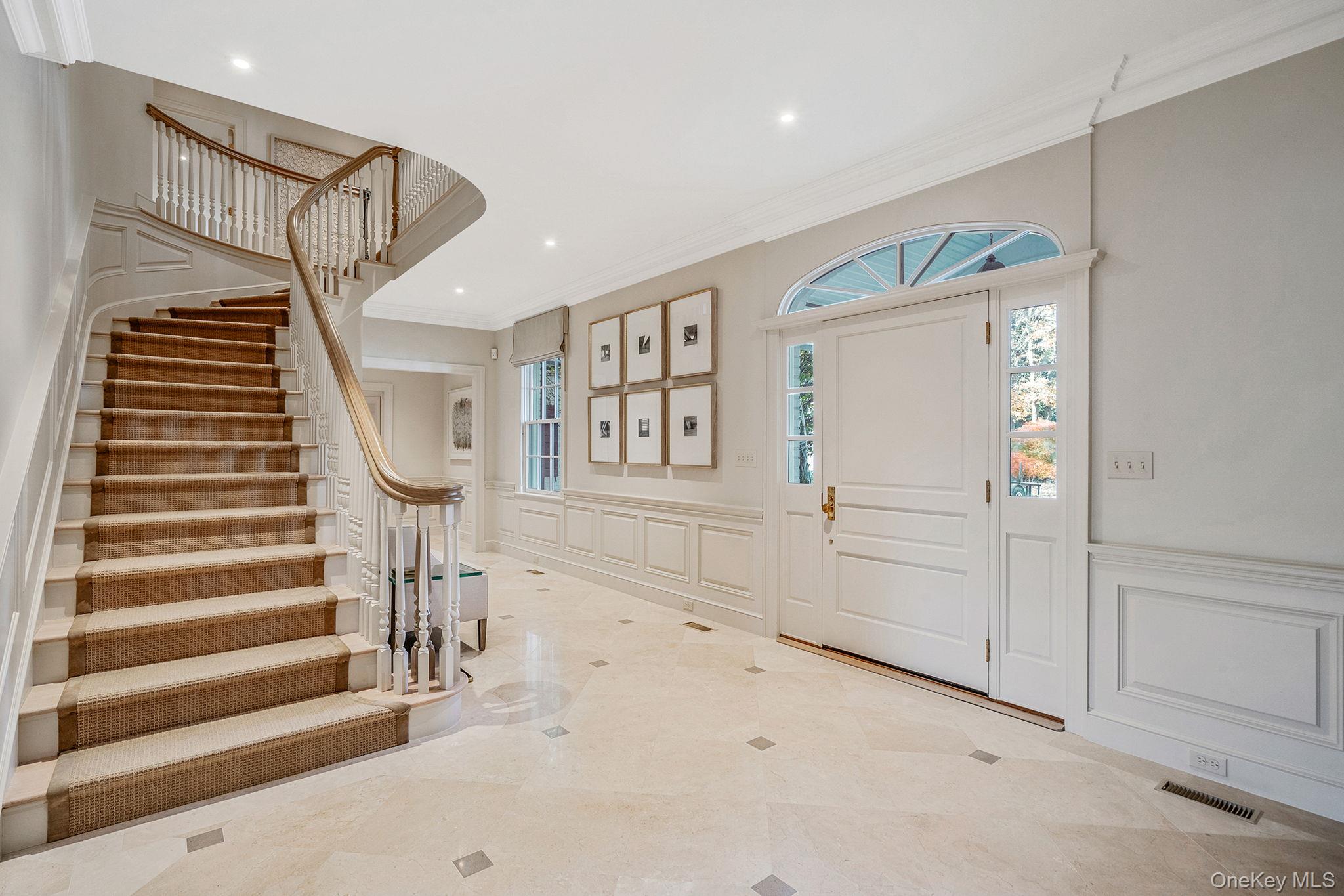 530 Chicken Valley Road Locust Valley, NY 11560 - Photo 5 of 50 Entrance foyer