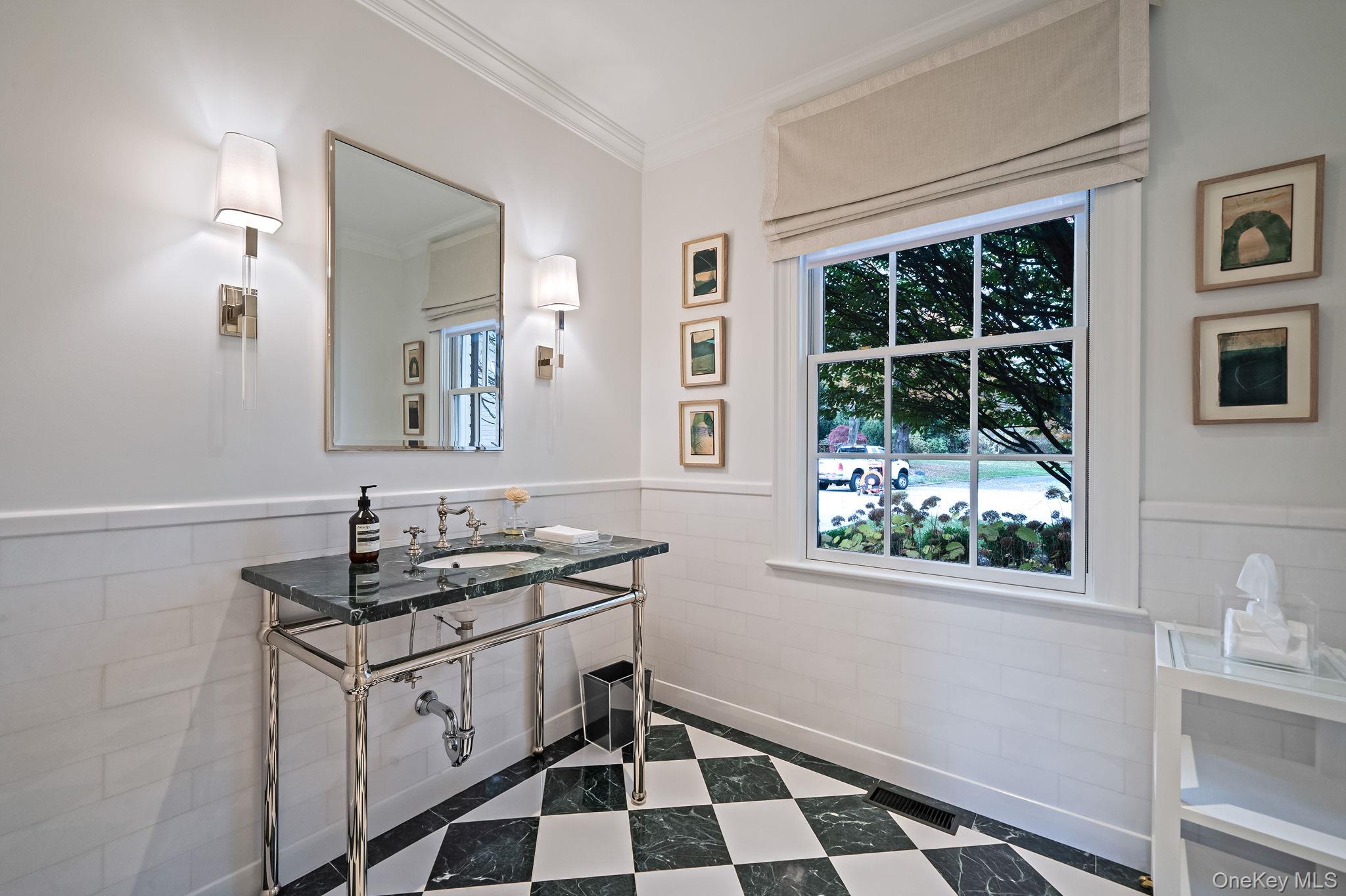 530 Chicken Valley Road Locust Valley, NY 11560 - Photo 10 of 50 Powder Room