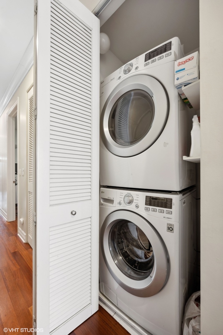 1430 West Irving Park Road, Unit 2 Chicago, IL 60613 - Photo 15 of 23 a utility room with dryer and washer