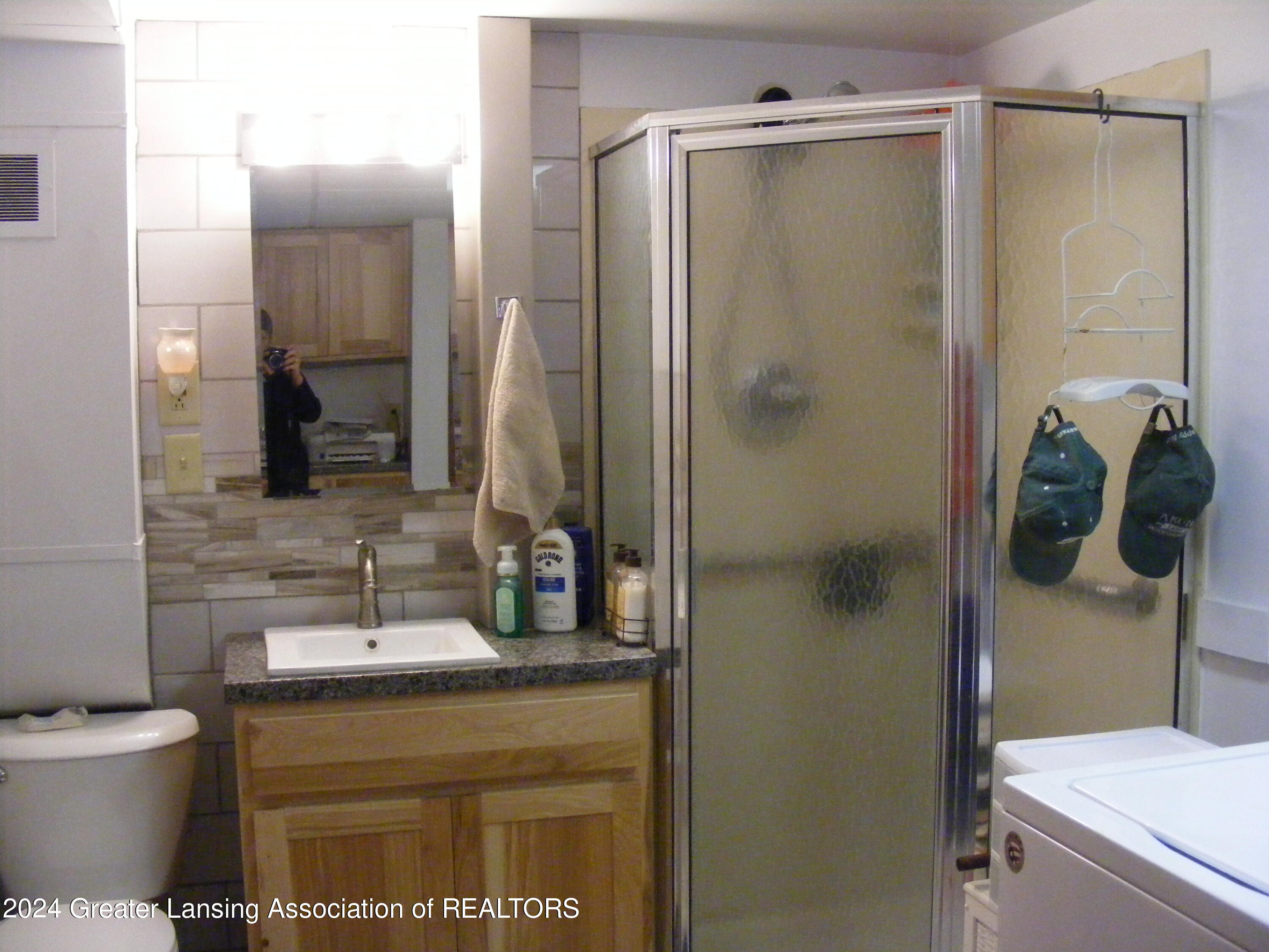 911 Raeburn Road Eaton Rapids, MI 48827 - Photo 2 of 24 DSCF4437