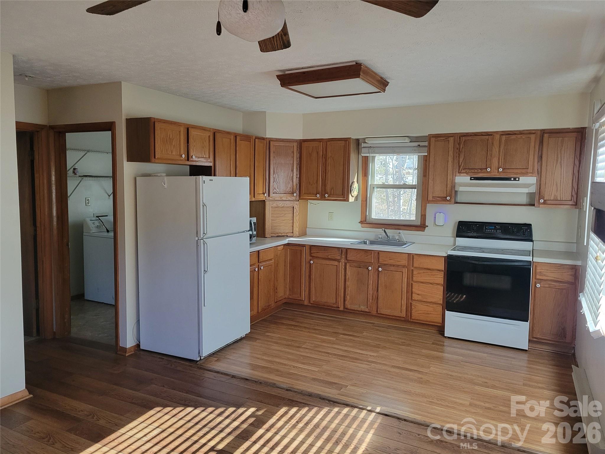 507 Utah Mountain Road Waynesville, NC 28785 - Photo 12 of 40 Gallery Image 12