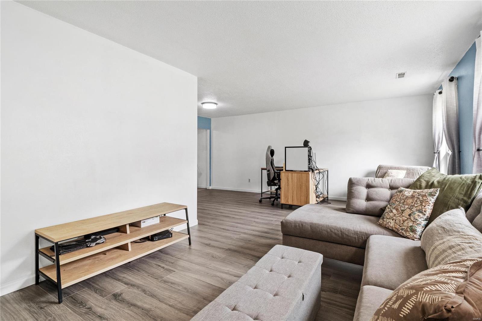 109 Sumter Drive Belleville, IL 62221 - Photo 3 of 34