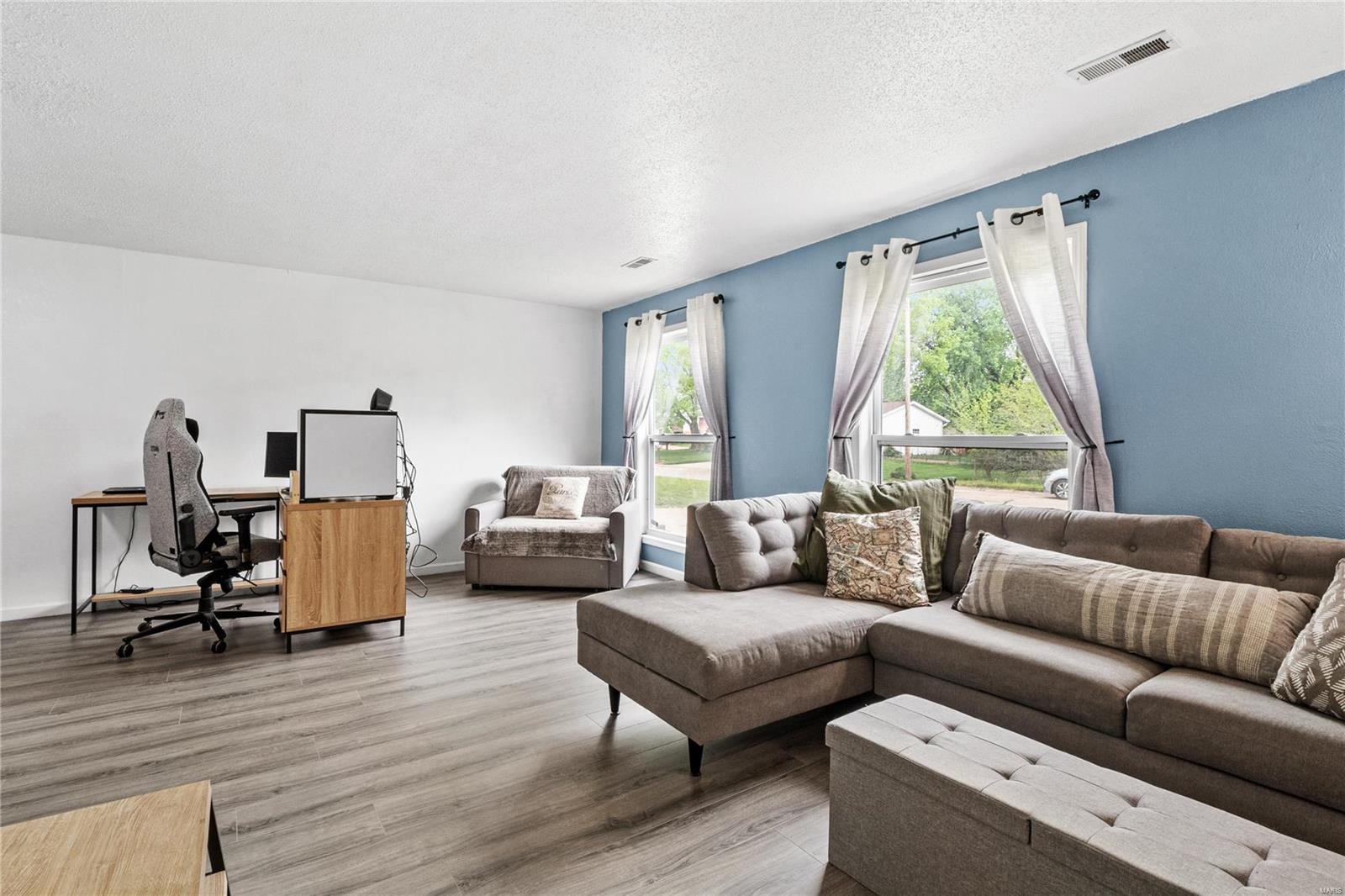 109 Sumter Drive Belleville, IL 62221 - Photo 4 of 34