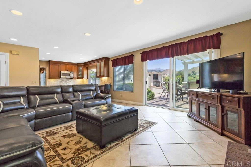 14835 Derringer Road Poway, CA 92064 - Photo 4 of 25
