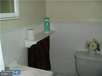 803 Selmer Road Philadelphia, PA 19116 - Photo 3 of 9 Gallery Image 3