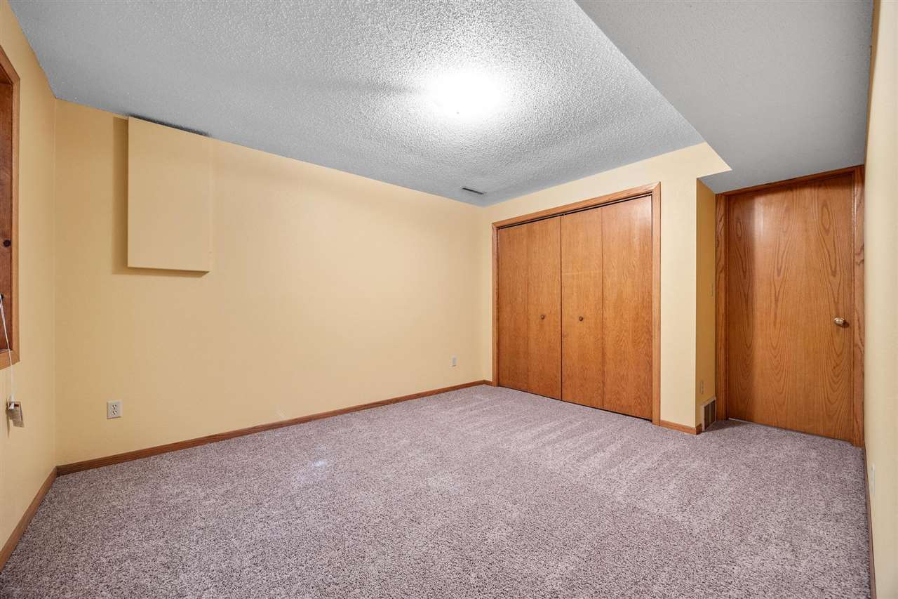 1990 Holiday Road Coralville, IA 52241 - Photo 22 of 26 Gallery Image 22