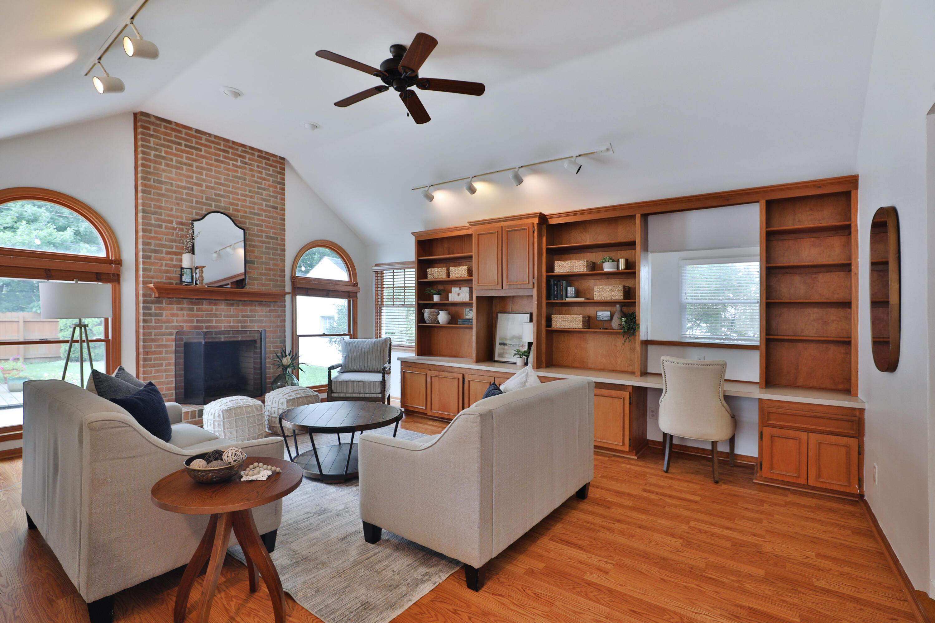 429 Arden Road Columbus, OH 43214 - Photo 23 of 49 Family Room