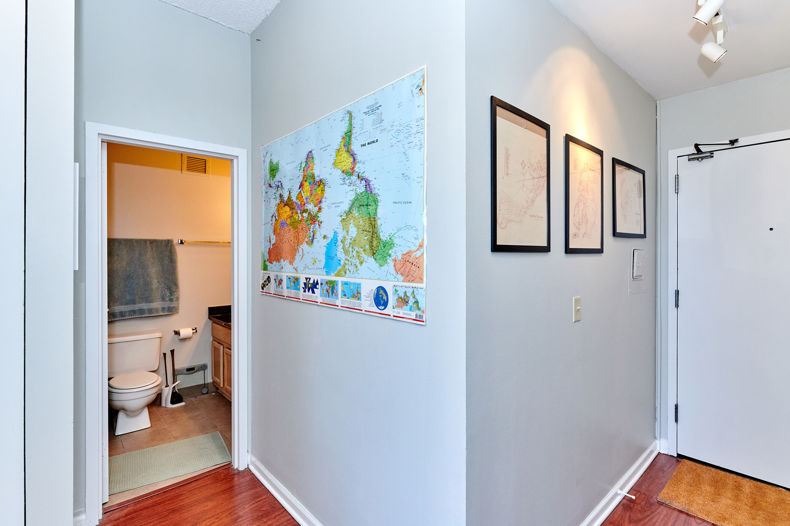 200 North Dearborn Street, Unit 4608 Chicago, IL 60601 - Photo 10 of 26 a view of a hallway with workspace and a window