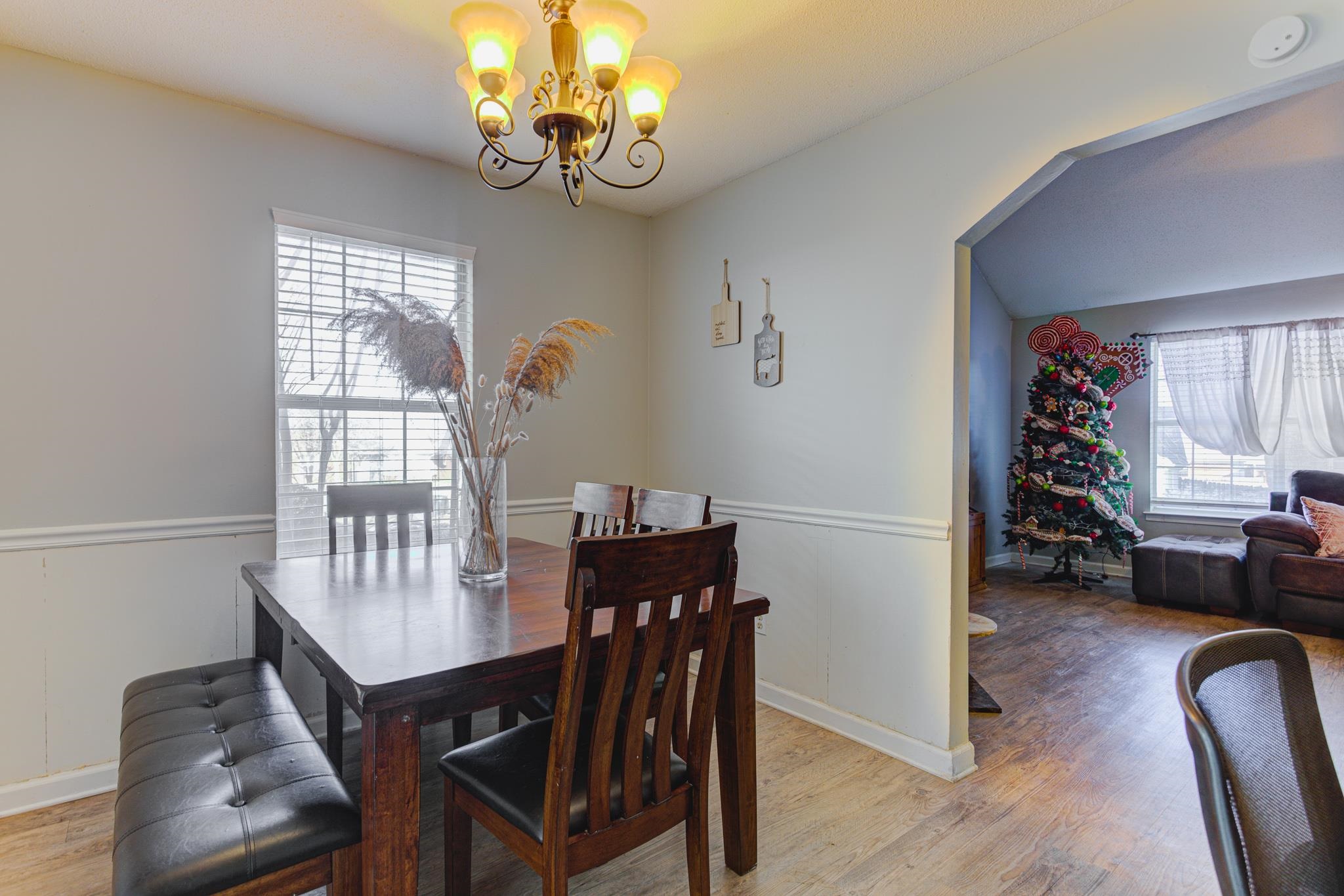 1673 Ranmar Drive Memphis, TN 38016 - Photo 6 of 16 a view of a dining room with furniture window and wooden floor