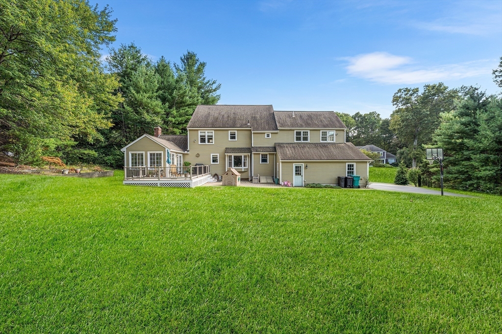 1 Jonathans Way Upton, MA 01568 - Photo 37 of 42 a front view of a house with garden