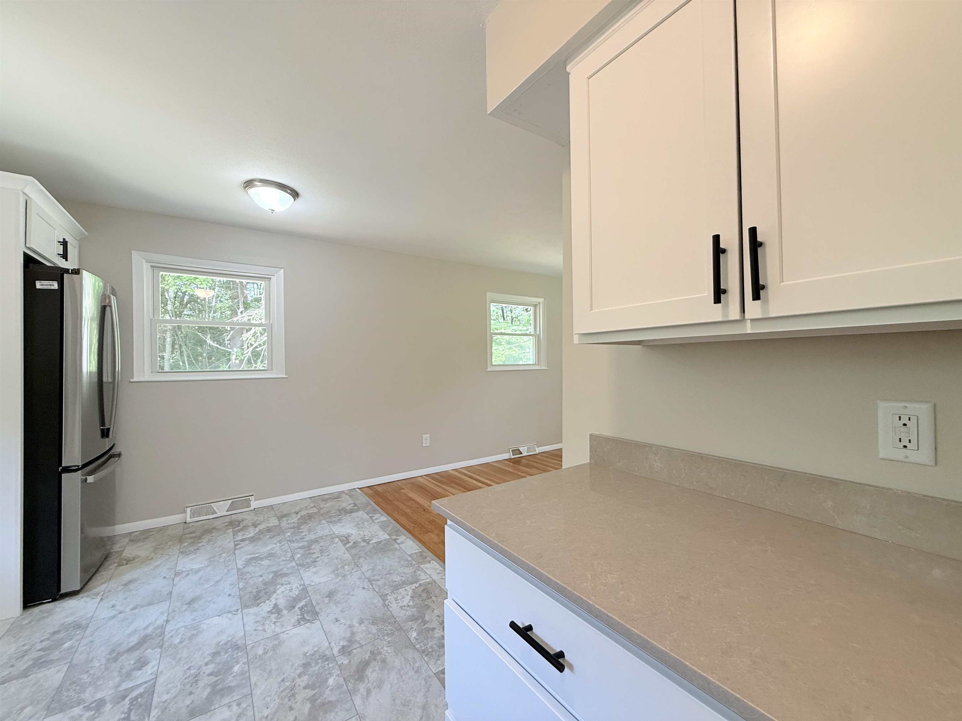37 Bluff Street Salem, NH 03079 - Photo 6 of 46
