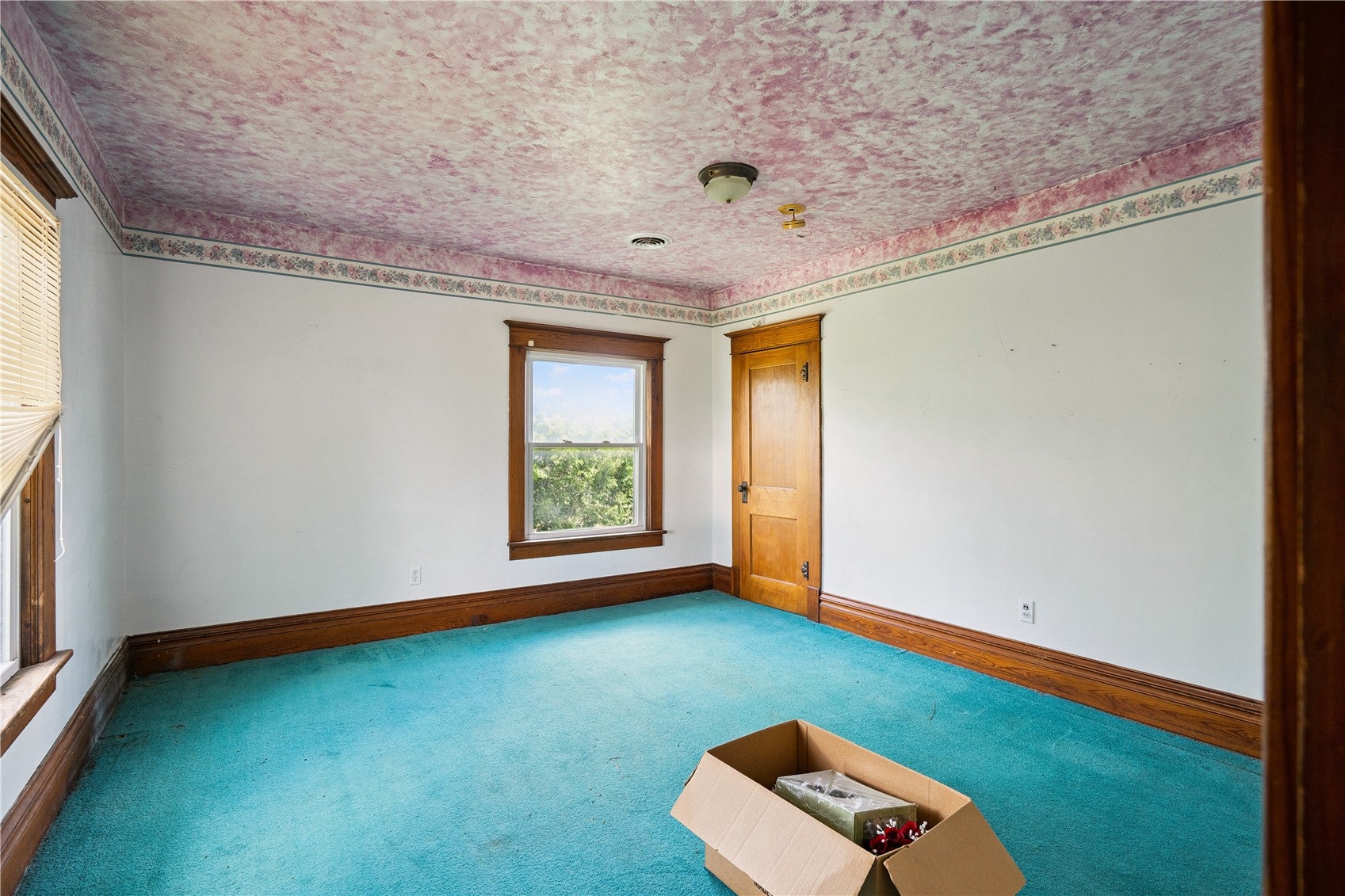 614 Main Street Lowden, IA 52255 - Photo 10 of 22 Gallery Image 10