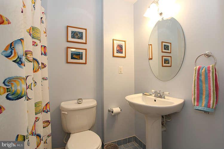 4619 Brightwood Road Olney, MD 20832 - Photo 27 of 30 Lower level bath