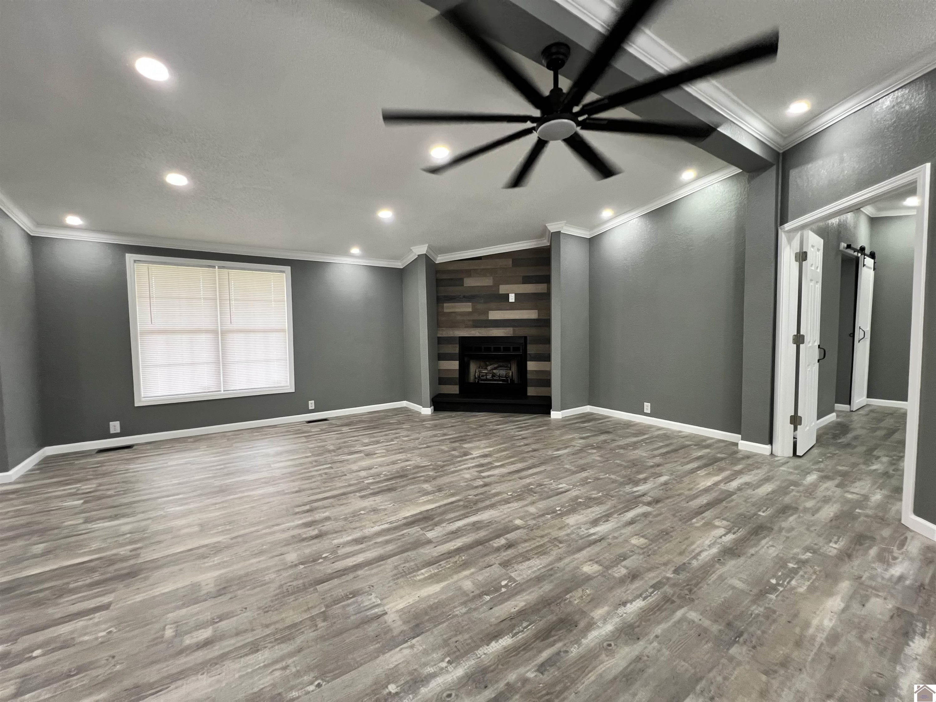 976 Charley Miller Road Almo, KY 42020 - Photo 5 of 32 Spacious Living Room