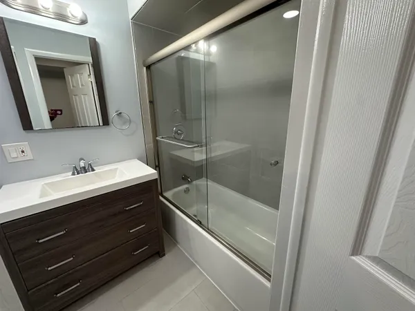 $3,650 | 814 Washington Street, Unit 1, Hoboken, NJ 07030