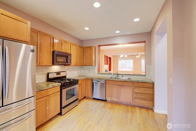 $3,600 | 8224 233rd Place Northeast, Redmond, WA 98053