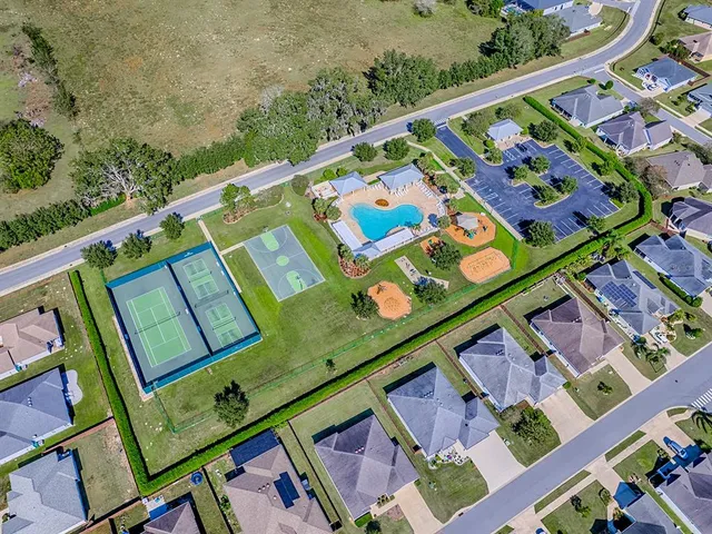 $397,000 | 11200 Midora Terrace, Oxford, FL 34484