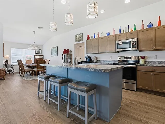 $410,000 | 11200 Midora Terrace, Oxford, FL 34484