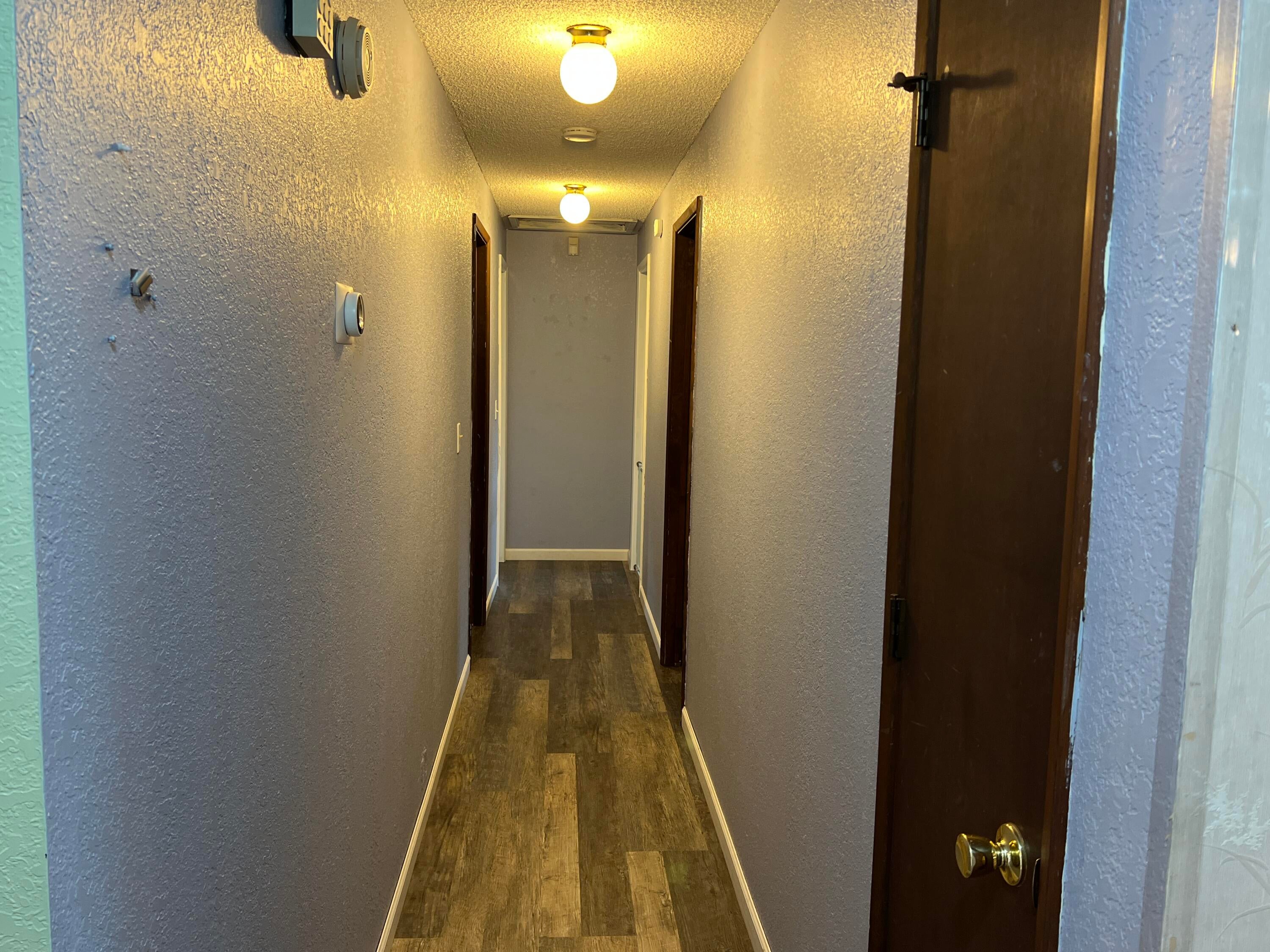 2185 Spring Street Medford, OR 97504 - Photo 11 of 32 Hallway