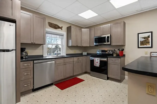 $550,000 | 43 Oak Street, Boothbay Harbor, ME 04538