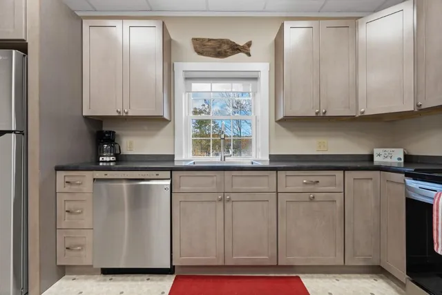 $550,000 | 43 Oak Street, Boothbay Harbor, ME 04538