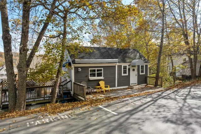 $550,000 | 43 Oak Street, Boothbay Harbor, ME 04538