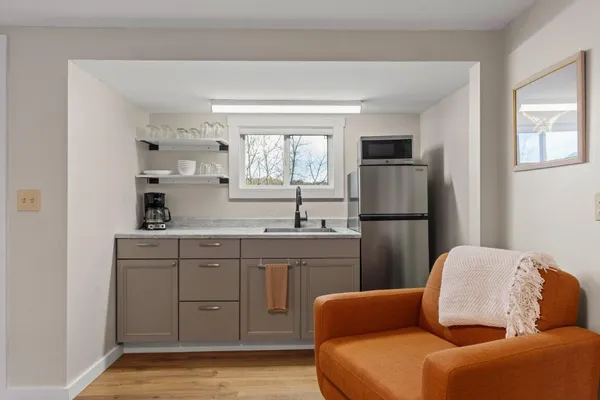 $499,000 | 43 Oak Street, Boothbay Harbor, ME 04538