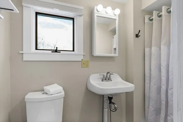 $499,000 | 43 Oak Street, Boothbay Harbor, ME 04538