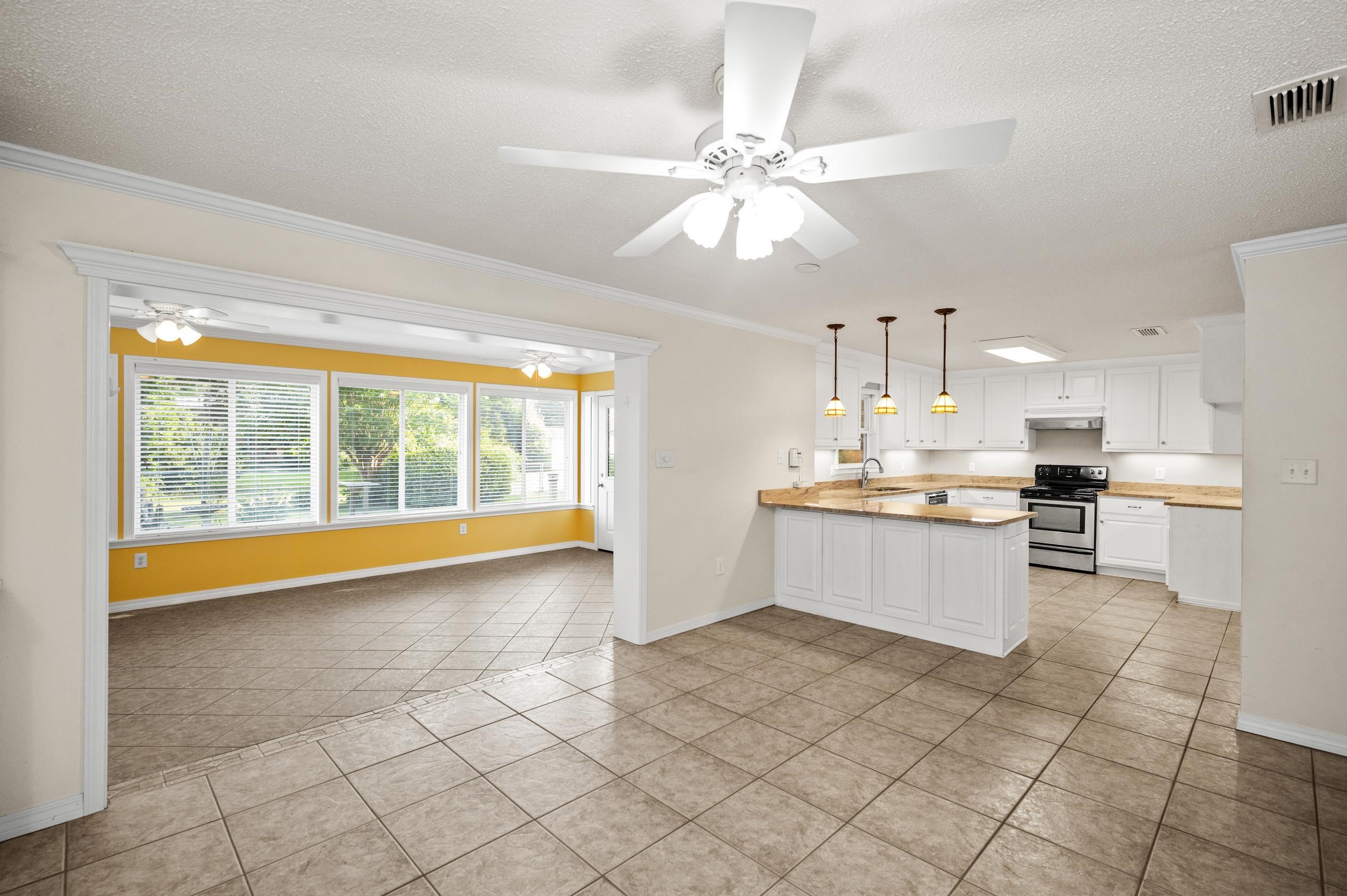 303 West Palm Avenue Foley, AL 36535 - Photo 3 of 32 Kitchen