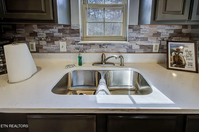 $899,000 | 802 Crystal Branch Way, Gatlinburg, TN 37738