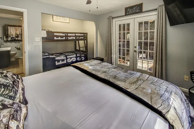 $899,000 | 802 Crystal Branch Way, Gatlinburg, TN 37738