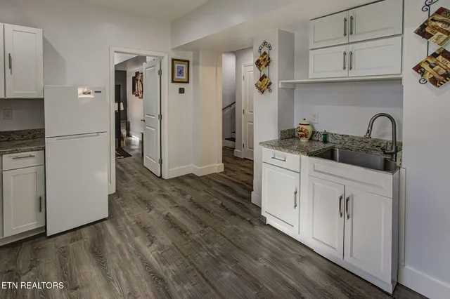 $899,000 | 802 Crystal Branch Way, Gatlinburg, TN 37738