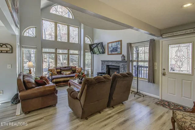 $899,000 | 802 Crystal Branch Way, Gatlinburg, TN 37738