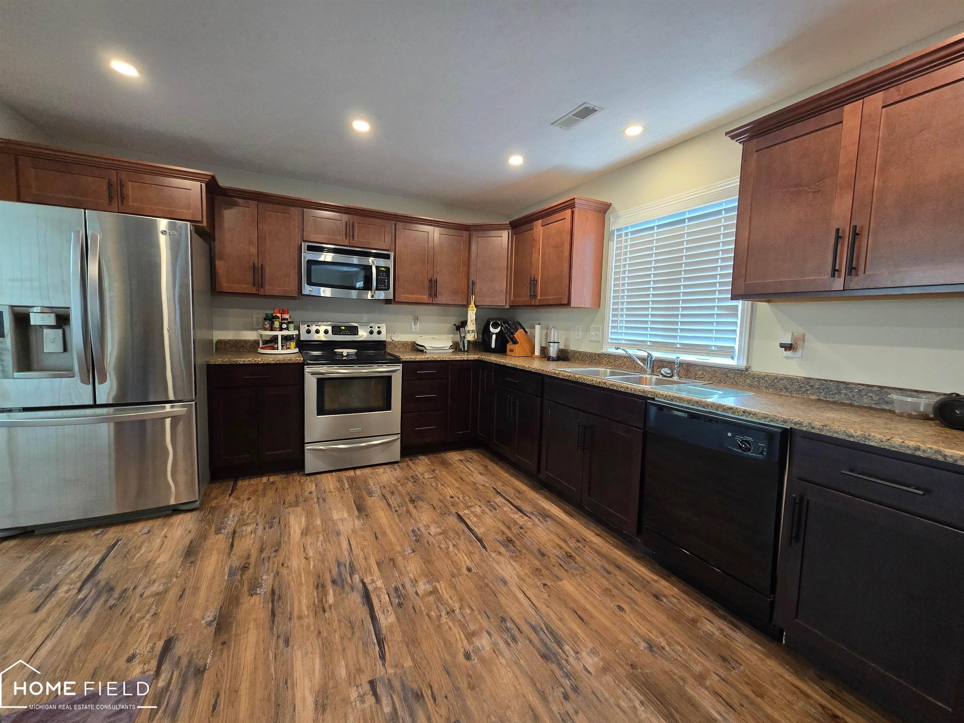 2231 Vandekarr Road Owosso, MI 48867 - Photo 8 of 24 Kitchen