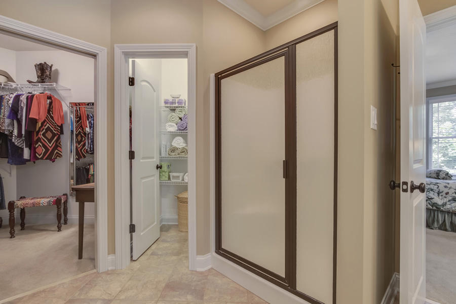 664 Mahoney Road Oliver Springs, TN 37840 - Photo 20 of 33 20_MahoneyRoad_644_MasterBath02