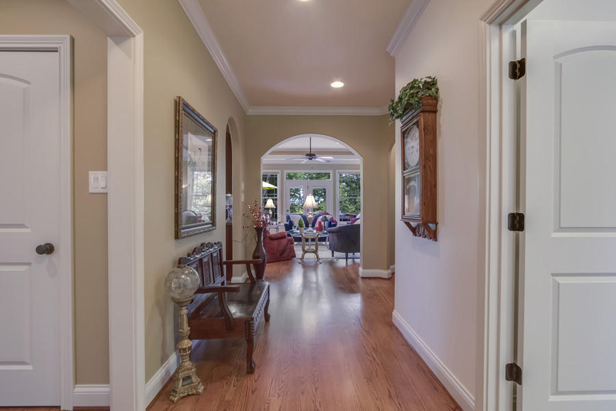 03_MahoneyRoad_644_EntryView