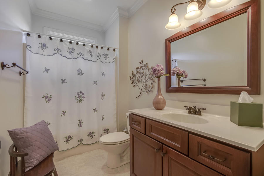 664 Mahoney Road Oliver Springs, TN 37840 - Photo 26 of 33 26_MahoneyRoad_644_GuestBath
