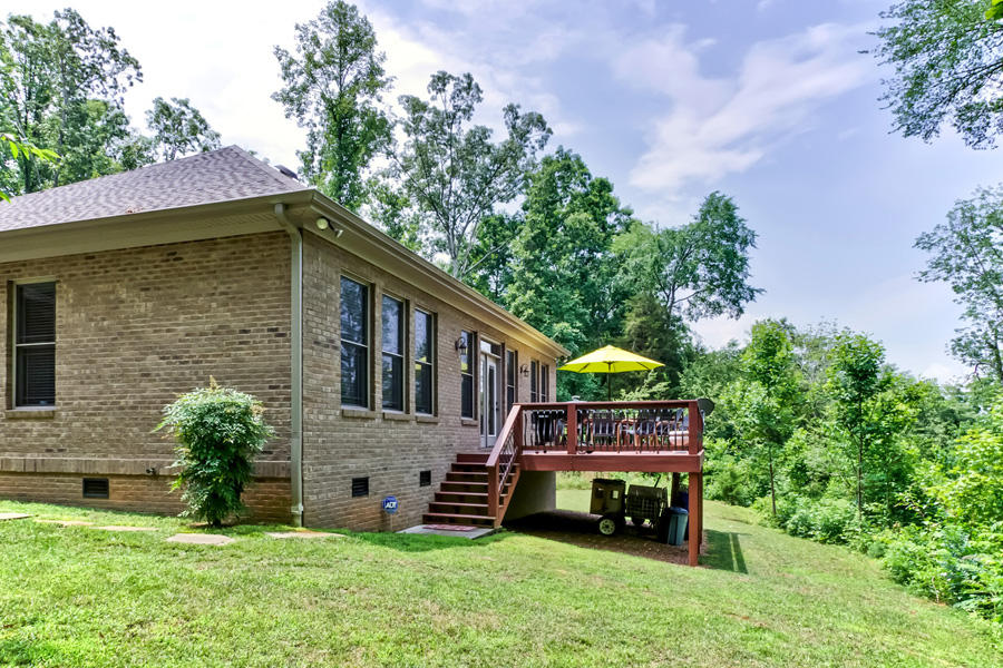 664 Mahoney Road Oliver Springs, TN 37840 - Photo 31 of 33 31_MahoneyRoad_644_BackRight
