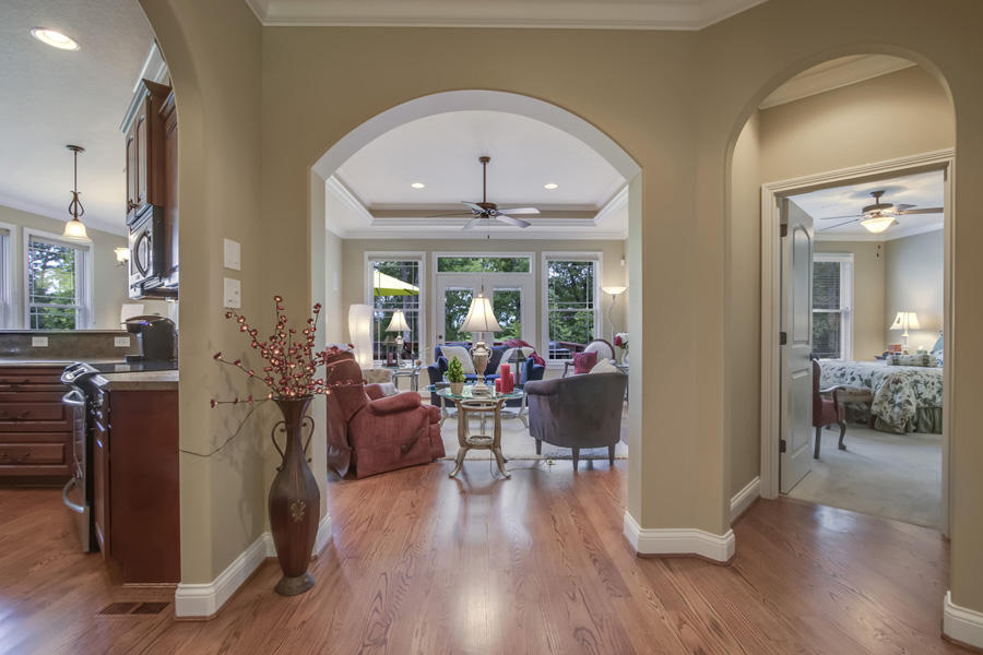 05_MahoneyRoad_644_LivingEntry