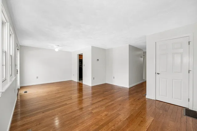 $2,850 | 280 Apache Way, Unit 280, Tewksbury, MA 01876