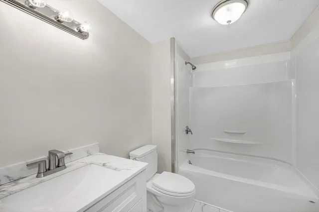 $2,850 | 280 Apache Way, Unit 280, Tewksbury, MA 01876