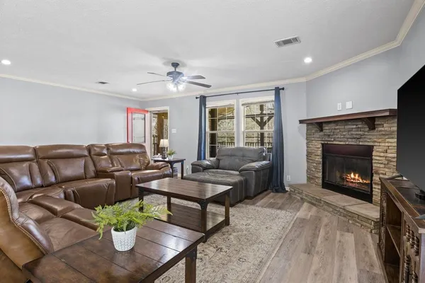 $284,000 | 535 Northeast County Road 2060, Mount Vernon, TX 75457